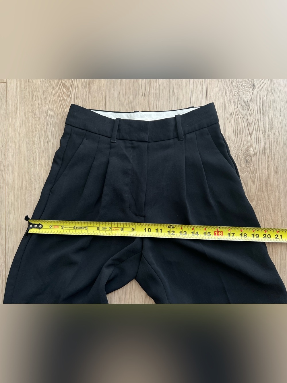 NWOTS Aritzia The Effortless Pant™ Curve-Fit - Crepette™ Sz 2 Black - Picture 8 of 13